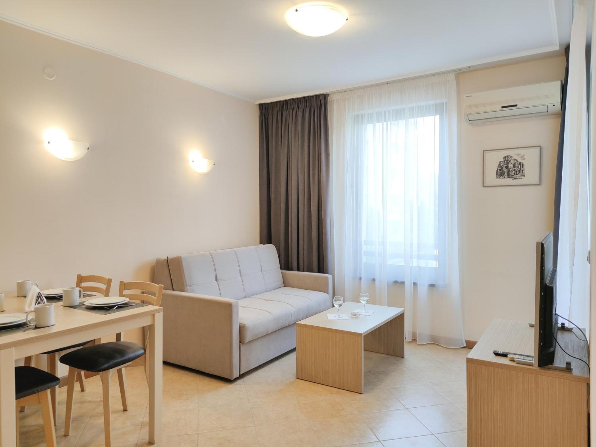 Royal Sun Holiday Apartments Slăntjev Brjag Exteriör bild
